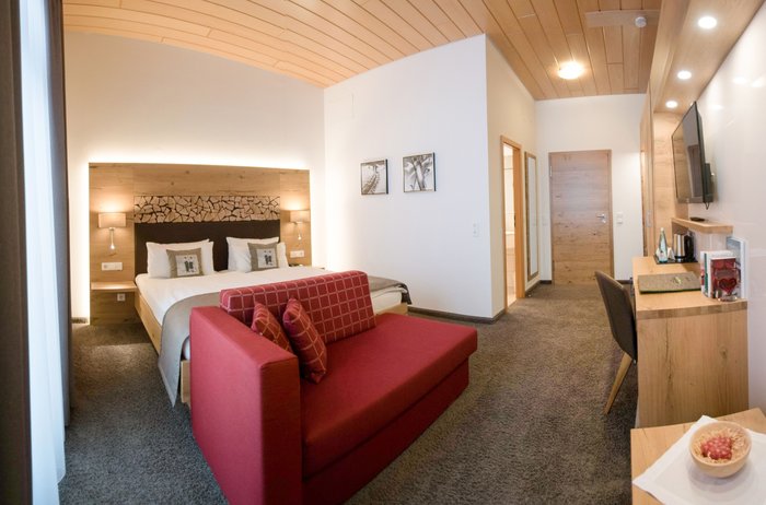 schwarzwaldhotel Nordic Flair Doppelzimmer mit Teppichboden und Schlafsofa