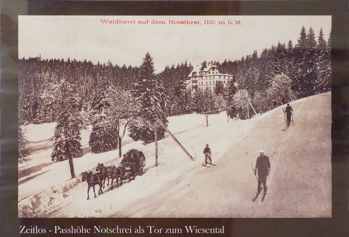 Skifahren am Notschreipass um 1900